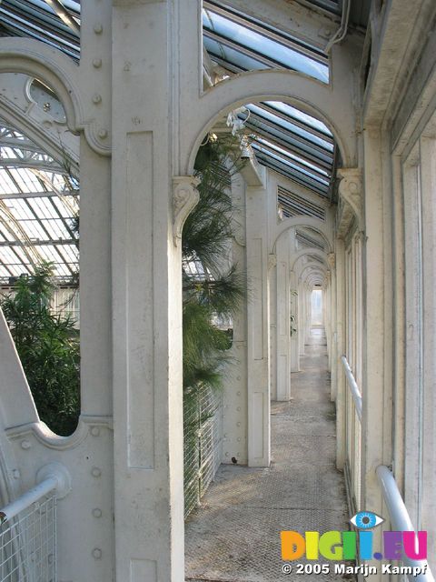 15457 Balcony of the temperate house